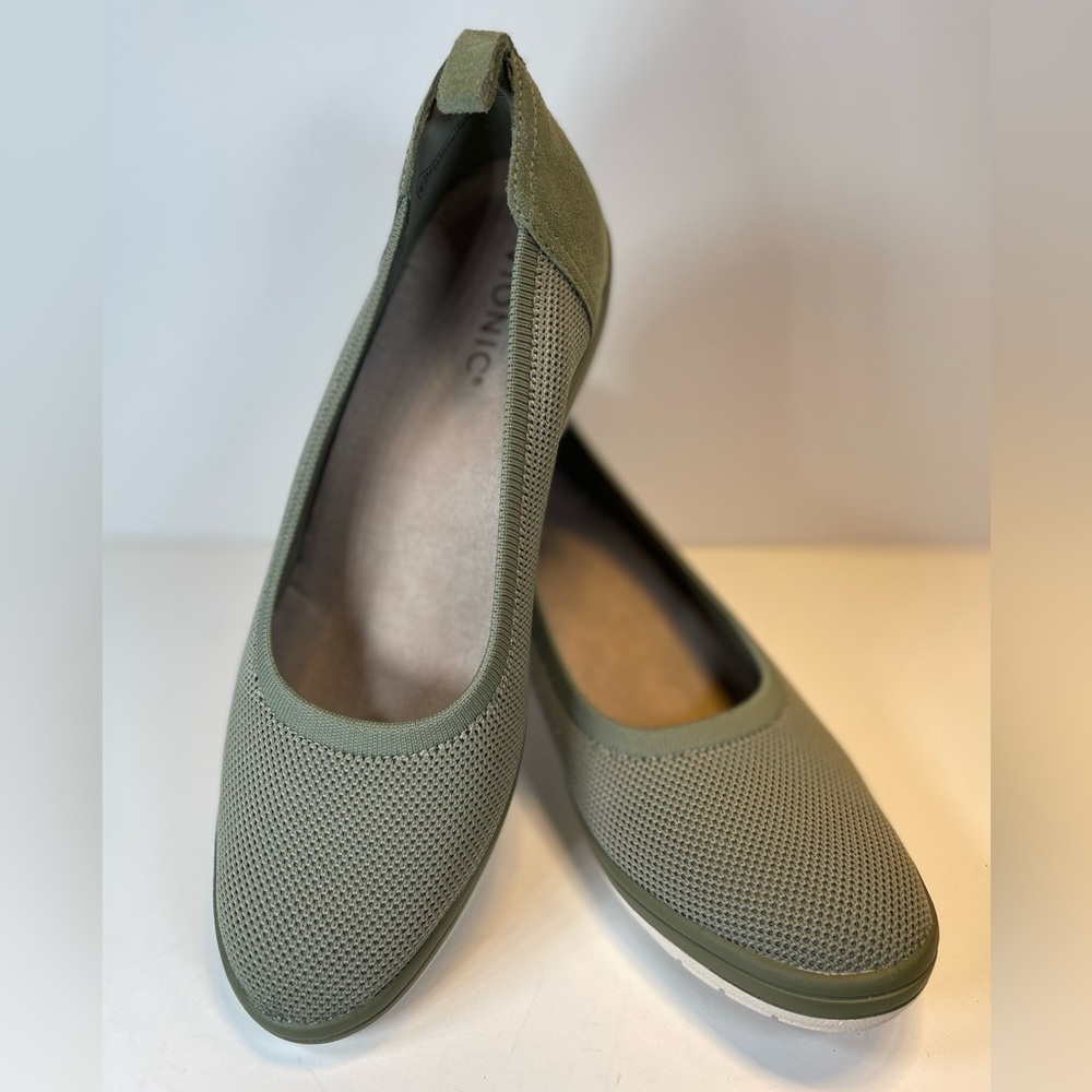 Vionic Jacey Knit Slip-ons
